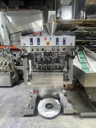 AUTOMATIC INLINE BOTTLE CAPPING MACHINE WITH VERTICAL WHEEL CAP SORTER ...