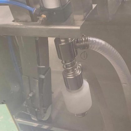 用于瓶子清洗、灌装和封盖的全自动 5 加仑水灌装机