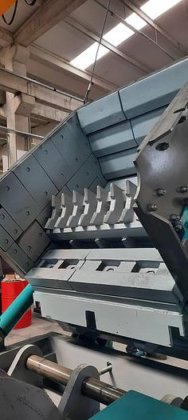 二次衝撃破砕機