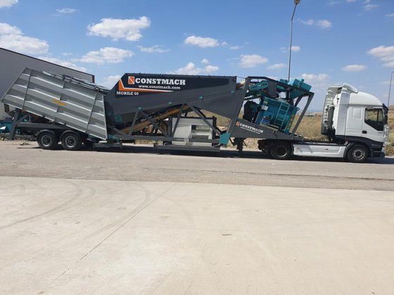 60 立方米/小时移动混凝土搅拌站