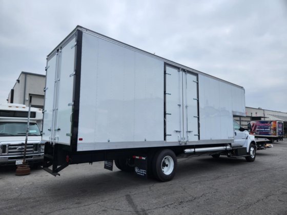 2023 Ford EXTENDED SLEEPER BOX TRUK in Los Angeles, CA, USA