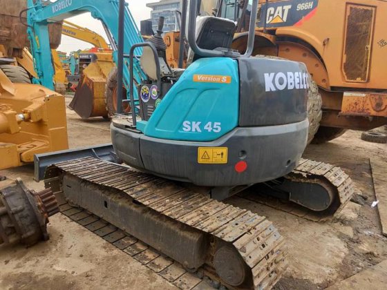 Kobelco SK45