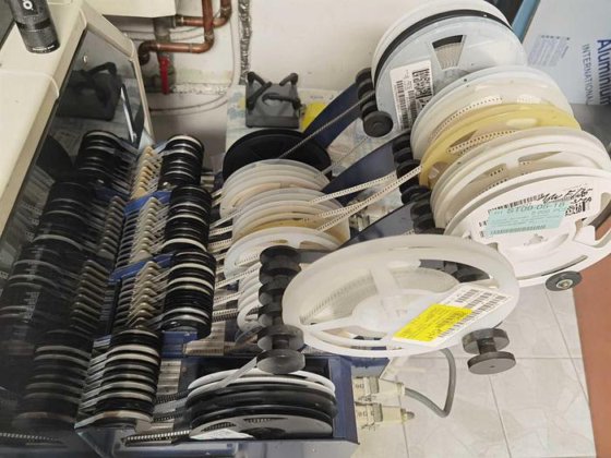 VERSATRONIC Rosie, Blue and Violet