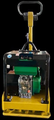 可逆式双向平板压路机，用于多功能土壤压实和高效表面整平