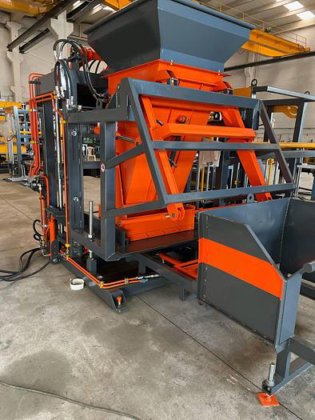 自动混凝土砌块成型机