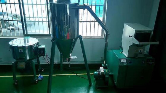 用于破碎材料的塑料粉尘收集回收系统