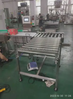 为食品工业定制的不锈钢柔性辊筒输送机