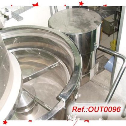 防火“NIRO-GEA”流化床，由抛光不锈钢制成，配有三个桶