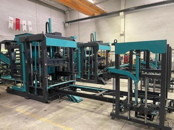 ブロック、レンガ、舗装材製造機