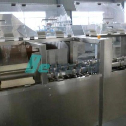 用于高质量塑料瓶分拣的全自动理瓶机