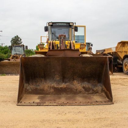 1999 Volvo L180C Rubber Tire