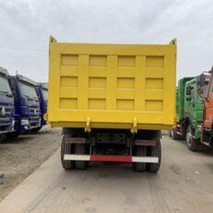 2022 中国重汽豪沃自卸车