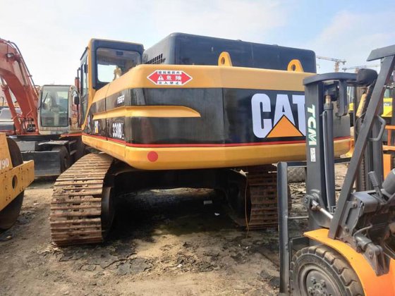 CAT 330B