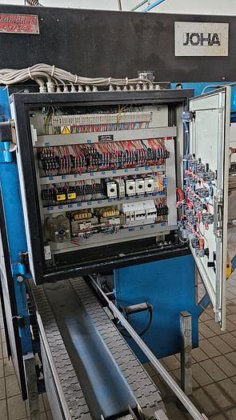 ボトルデクレーター