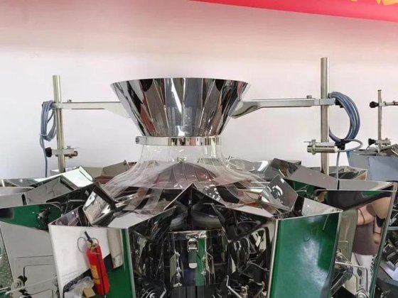 自動 10 頭部 14 頭部豆のナットのためのモジュラー多頭の秤量機のスケールのパッキング機械