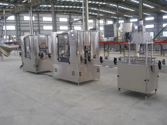 全自动塑料瓶水灌装机