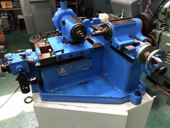 螺旋傘齒輪測定機（日本岡本製)