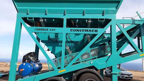 移动混凝土搅拌站