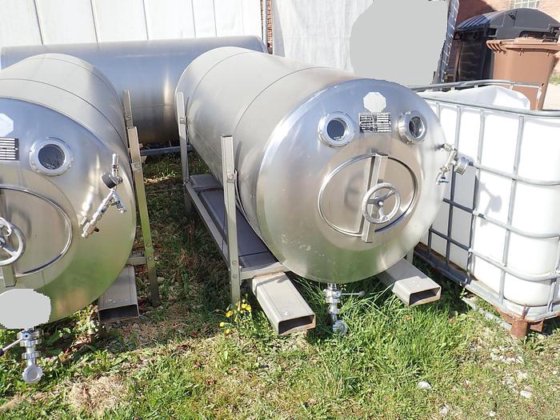 輸送タンク(3個)