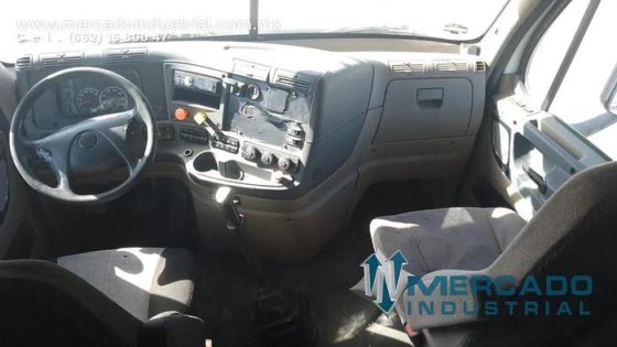 2018年式フレイトライナー トラクタートラック