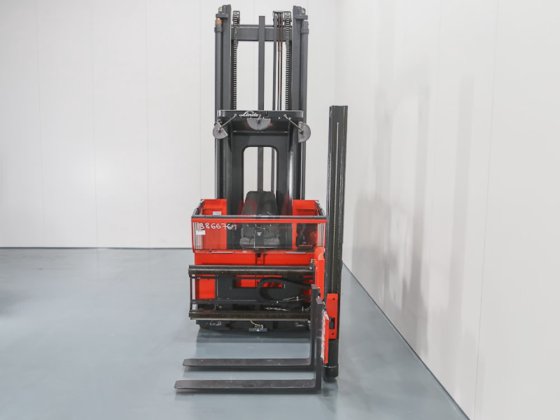 2012 LINDE K10 011 TURRET MAN UP Forklifts in Odiham, United Kingdom