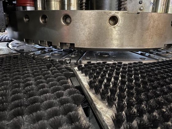 2004 AMADA EM2510NT