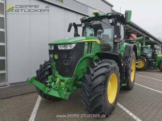 2022 John Deere 7R 310