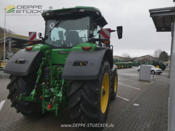 2022 John Deere 7R 310