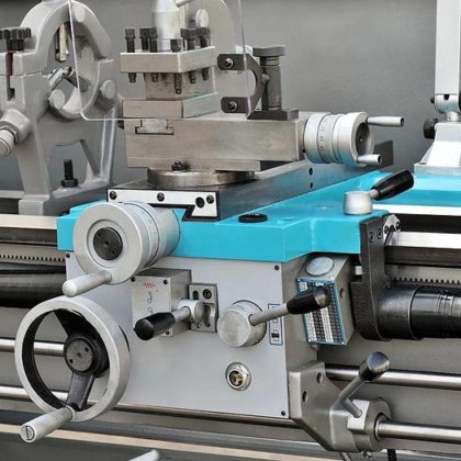 miUmacカイダ経済金属台旋盤