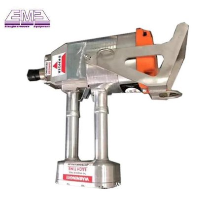 名为 "活牛气动枪 "的牛屠宰场设备