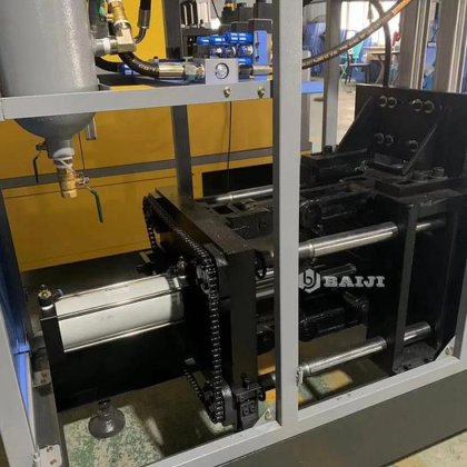 半自動 200ml 2L 純ミネラル飲料水プラスチックペットボトル製造吹き付け機