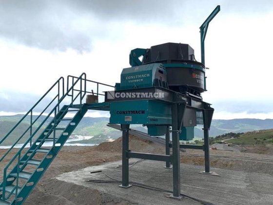 立轴冲击式破碎机