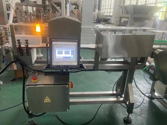 用于生产线的高精度高灵敏度皮带输送机食品安全工业金属检测机