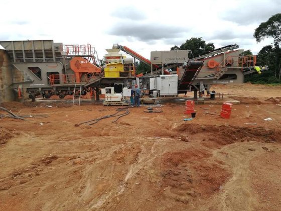 120～150 Tph の移動式硬質石材破砕プラント、在庫あり!