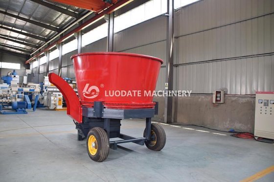 大規模な牛の飼料ヘイベールハンマーミルアルファルファ草桶グラインダー機械モバイルベールクラッシャーマシナリー