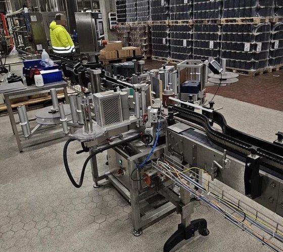 使い捨てボトル充填ライン