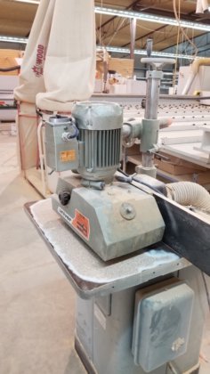 Univer 508 Three Wheel Power Feeder In Vancouver British Columbia