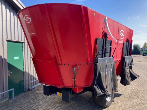 2014 JF クヴェルネランド 20m3