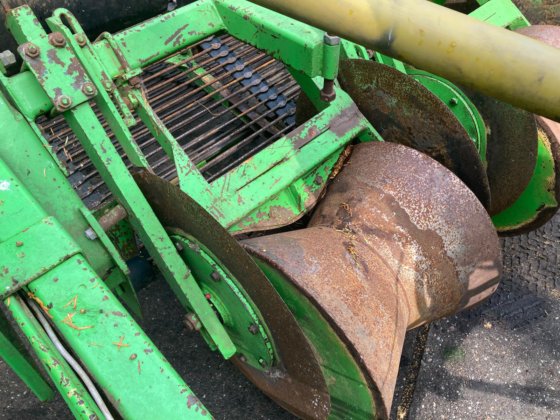 AVRワゴンハーベスター