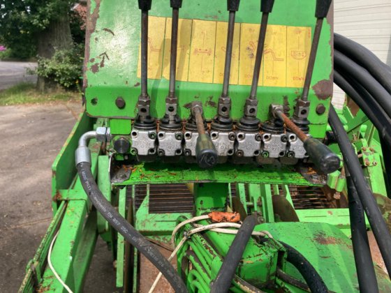 AVRワゴンハーベスター