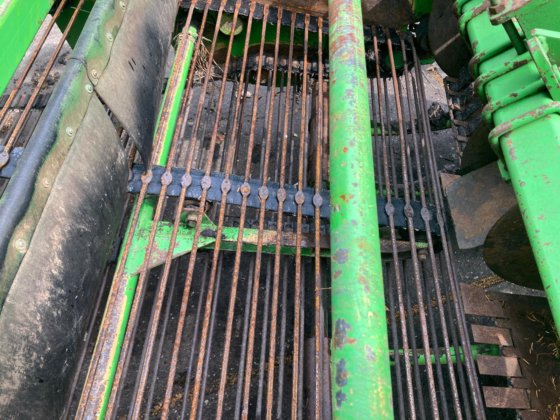 AVRワゴンハーベスター