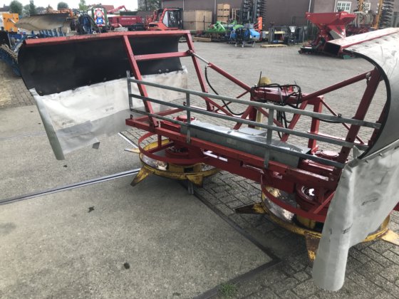 サイレージ分割機