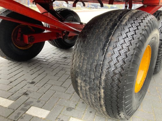 Taarup 465 铲运车