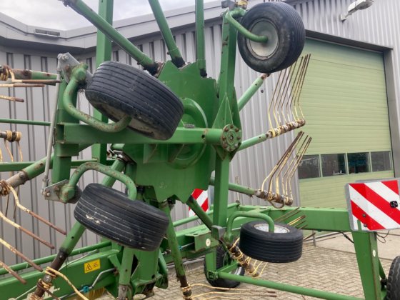 2000 克朗 1201 耙子