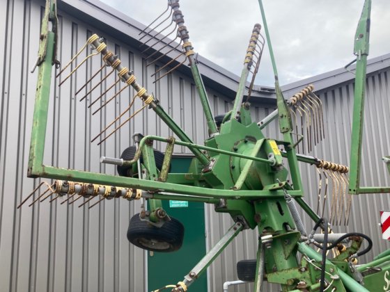 2000 克朗 1201 耙子