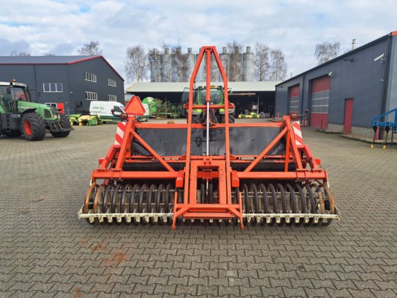 2000 ファーマックス・スピット・マシン