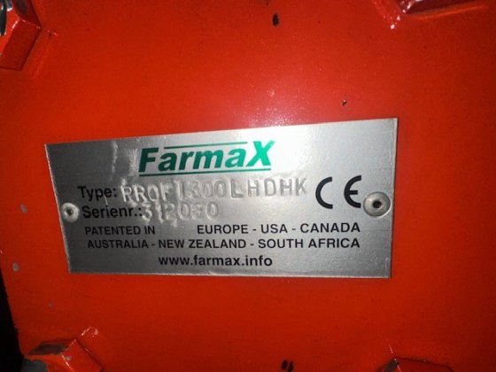 2012 Farmax LRP300Profi，配有 Eggerol 和屋顶环形滚筒