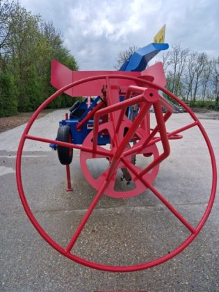 2018 带排水装置的淄博挖沟机