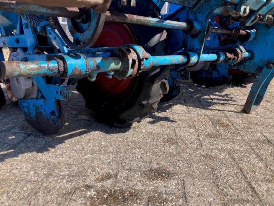 モノセム4列トウモロコシ播種機