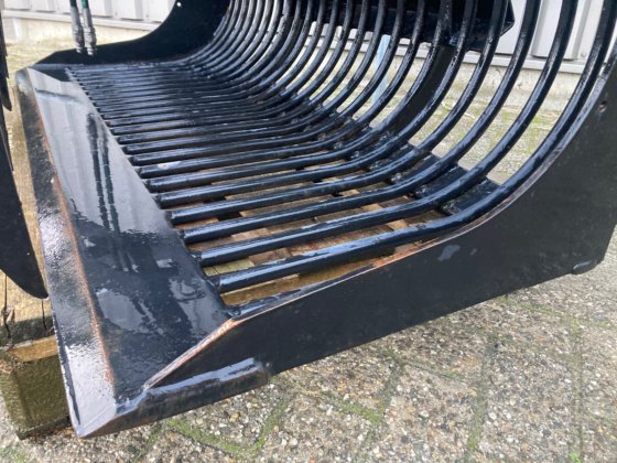 2020 VTM 带夹钳的杂物桶